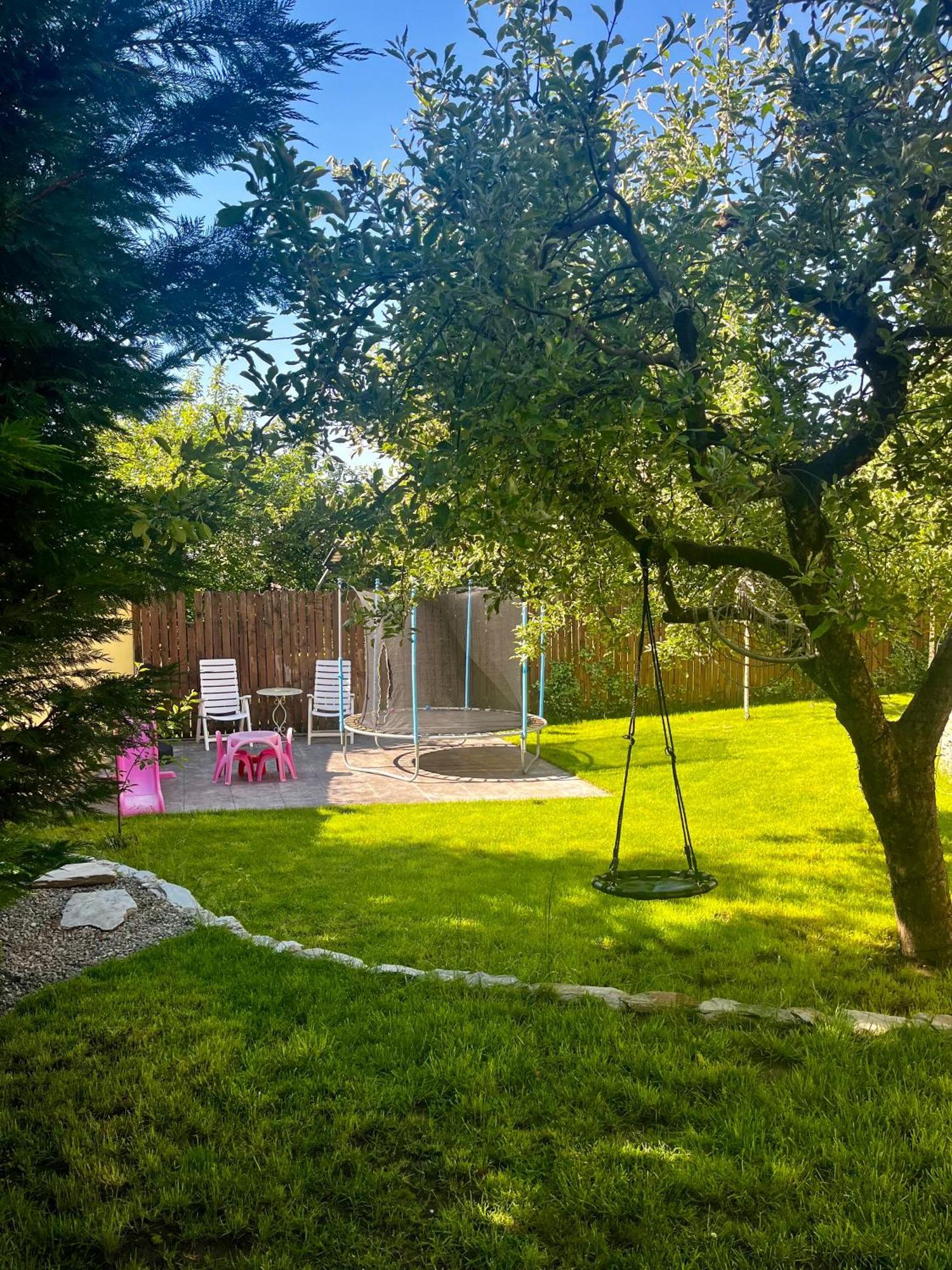 מלון Târgu Jiu Cochet Boutique מראה חיצוני תמונה